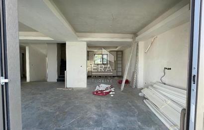 Satılık Sapanca Göl Kenarında 5+2 Brüt 410 m2 Tripleks Villa