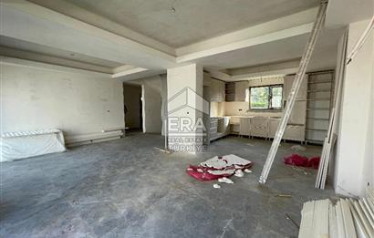 Satılık Sapanca Göl Kenarında 5+2 Brüt 410 m2 Tripleks Villa