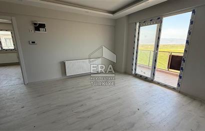 Seyrek Havuzlu Site İçinde Satılık Büyük 2+1 Daire