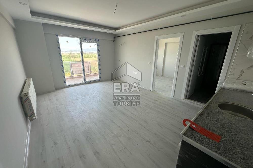 Seyrek Havuzlu Site İçinde Satılık Büyük 2+1 Daire