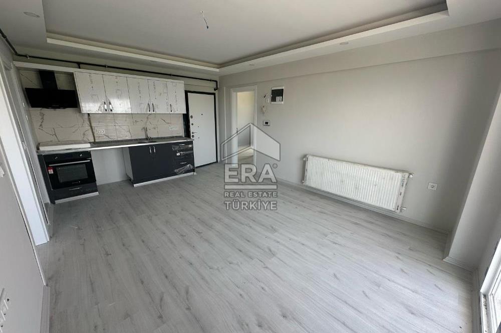 Seyrek Havuzlu Site İçinde Satılık Büyük 2+1 Daire