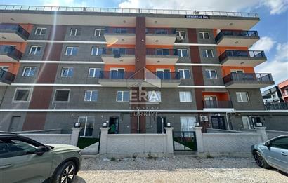 Seyrek Havuzlu Site İçinde Satılık Büyük 2+1 Daire