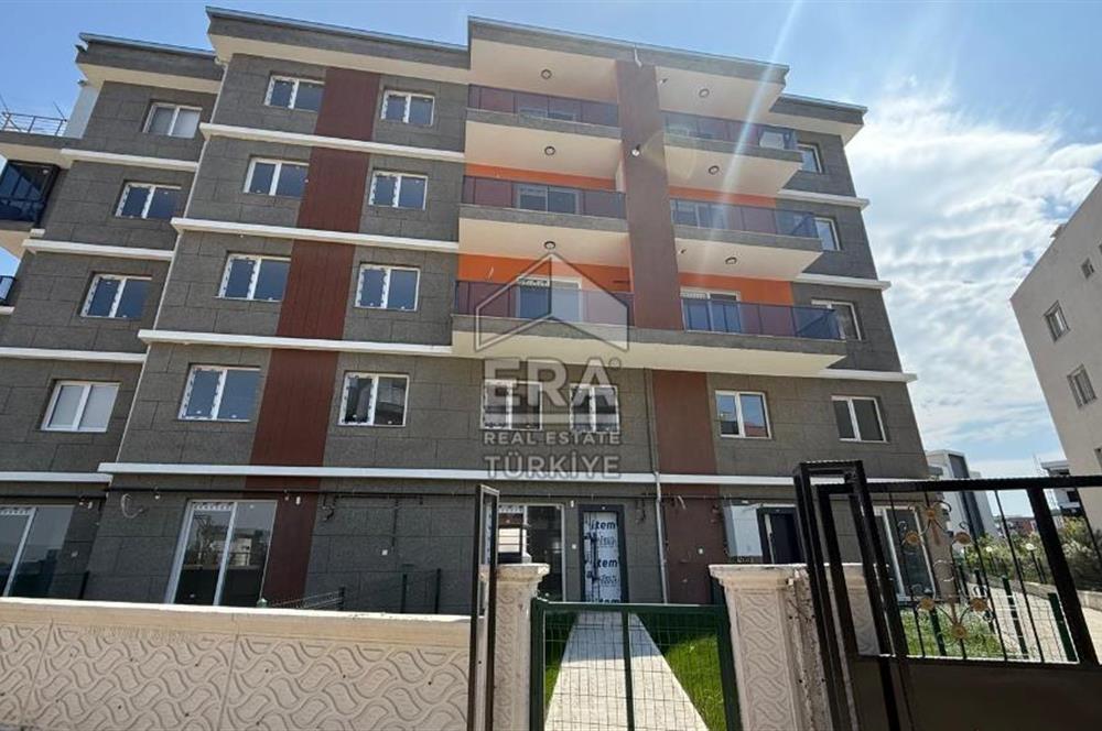 Seyrek Havuzlu Site İçinde Satılık Büyük 2+1 Daire