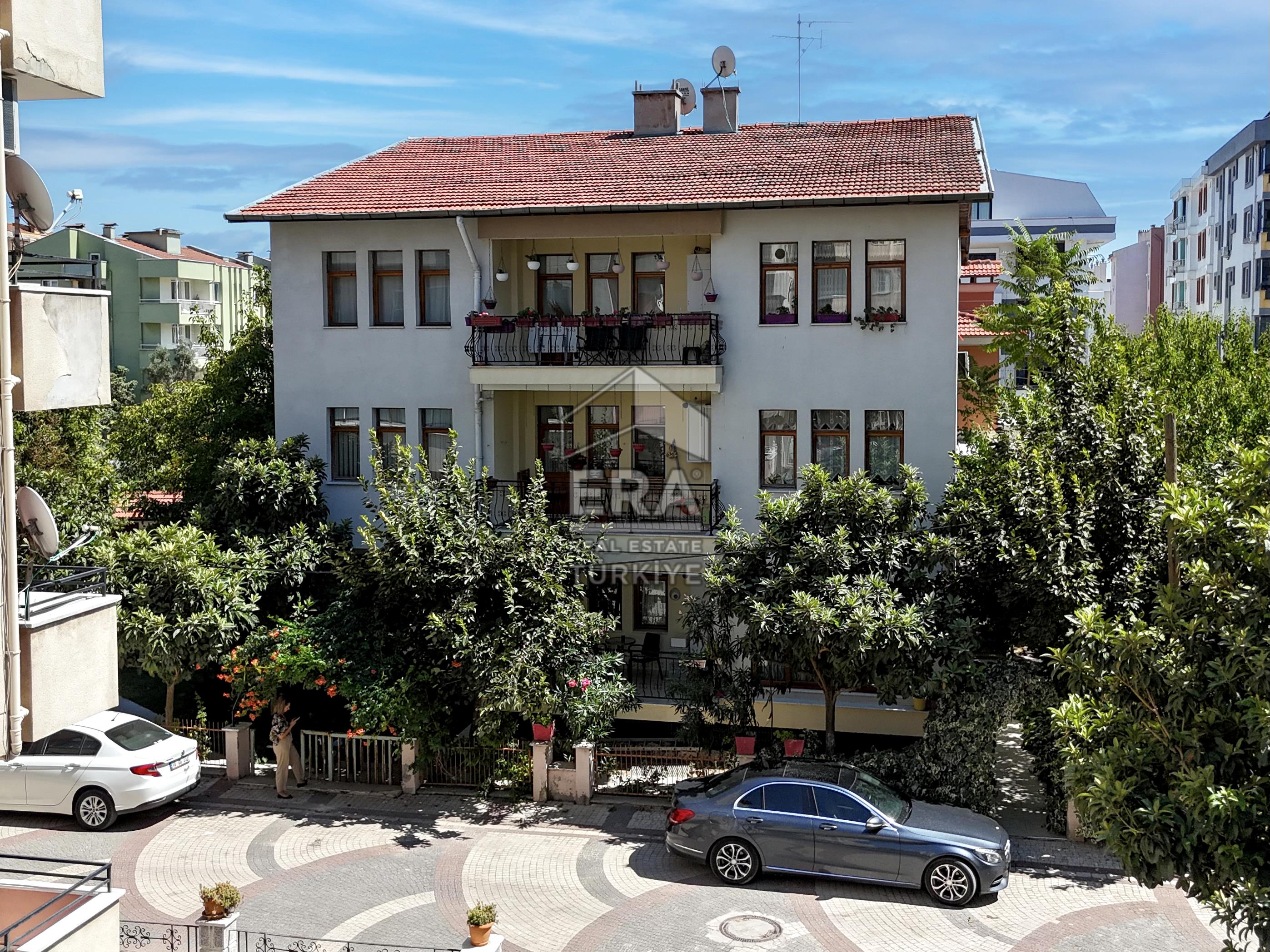 BALIKESİR ALTIEYLÜL BAHÇELİEVLER MAHALLESİNDE SATILIK 3+1 DAİRE