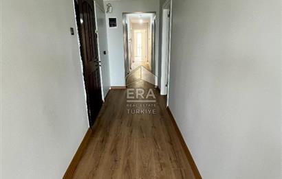 Karşıyaka'da Panoramik Deniz Manzaralı Kiralık 4+1 Yalı Dairesi