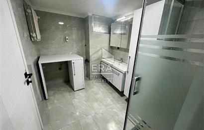 Karşıyaka'da Panoramik Deniz Manzaralı Kiralık 4+1 Yalı Dairesi