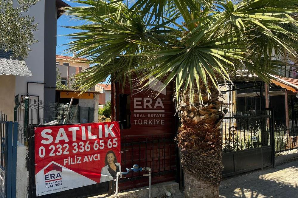 Seferihisar Camikebir İyi Lokasyonda Satılık 4+1 Tripleks Villa