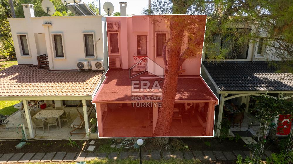 Datça Zarbun Sitesinde Denize Sıfır, Havuzlu 2+1 Satılık Villa