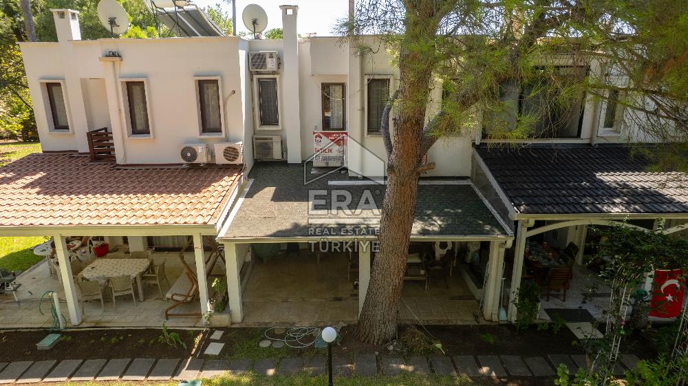 Datça Zarbun Sitesinde Denize Sıfır, Havuzlu 2+1 Satılık Villa