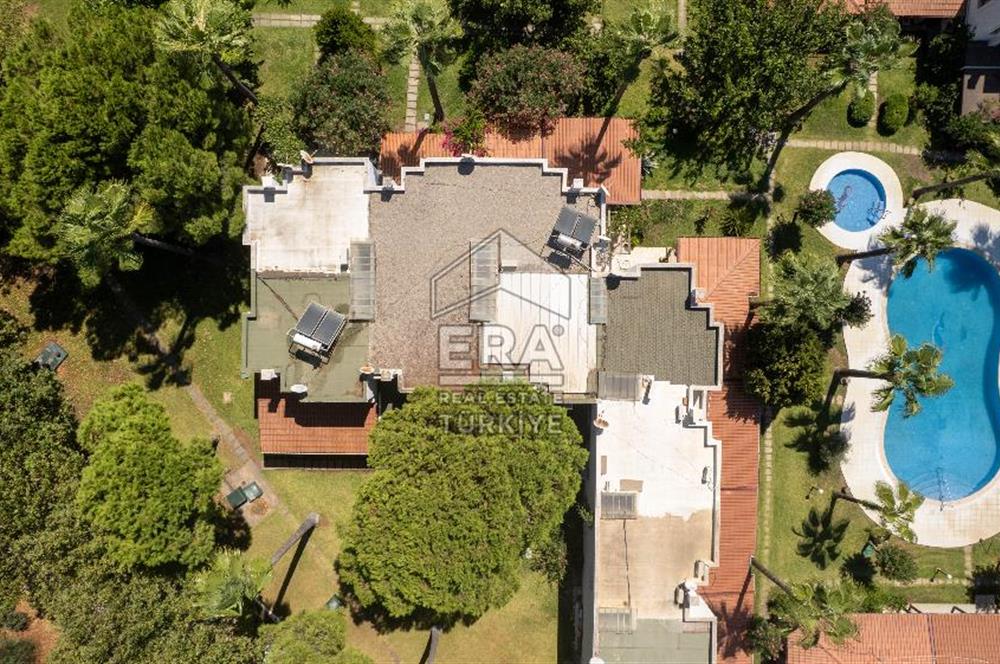 Datça Zarbun Sitesinde Denize Sıfır, Havuzlu 2+1 Satılık Villa