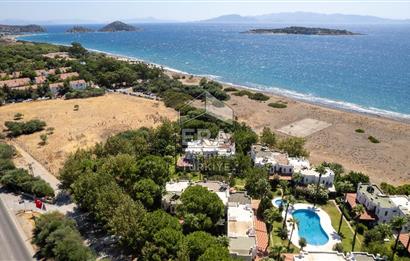 Datça Zarbun Sitesinde Denize Sıfır, Havuzlu 2+1 Satılık Villa