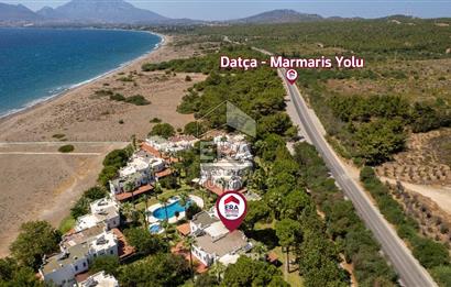 Datça Zarbun Sitesinde Denize Sıfır, Havuzlu 2+1 Satılık Villa
