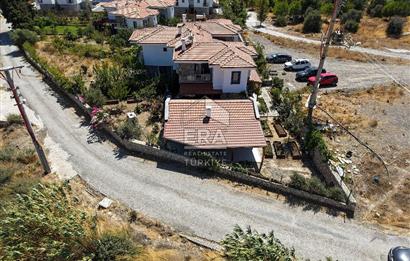 Datça Kızlan'da Satılık 550 m2 Arsada ve Müştemilatlı 3+2 Villa