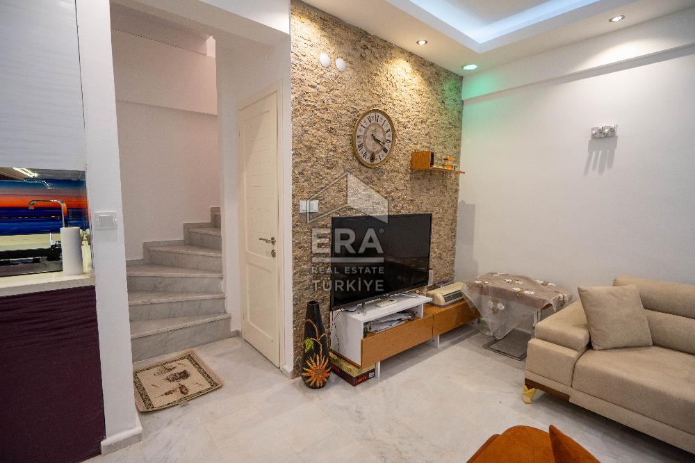 Datça Zarbun Sitesinde Denize Sıfır, Havuzlu 2+1 Satılık Villa