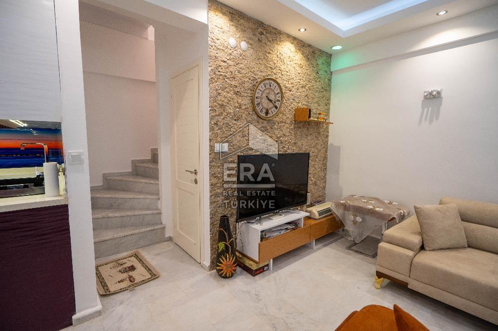 Datça Zarbun Sitesinde Denize Sıfır, Havuzlu 2+1 Satılık Villa