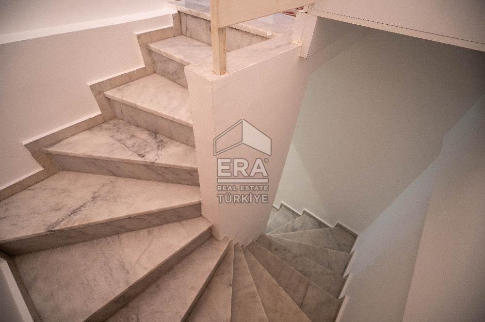 Datça Zarbun Sitesinde Denize Sıfır, Havuzlu 2+1 Satılık Villa