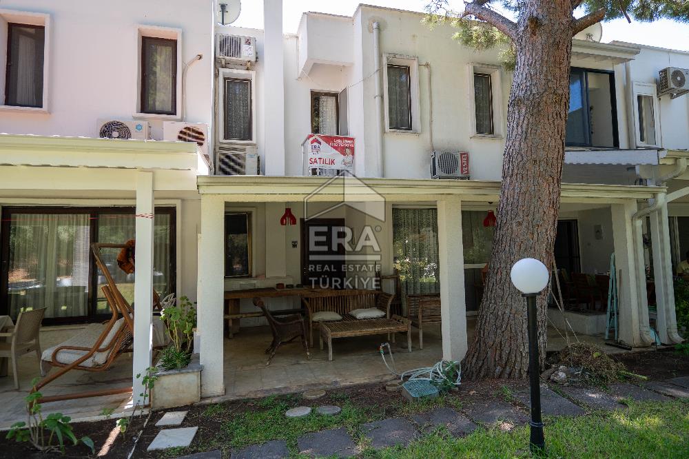 Datça Zarbun Sitesinde Denize Sıfır, Havuzlu 2+1 Satılık Villa