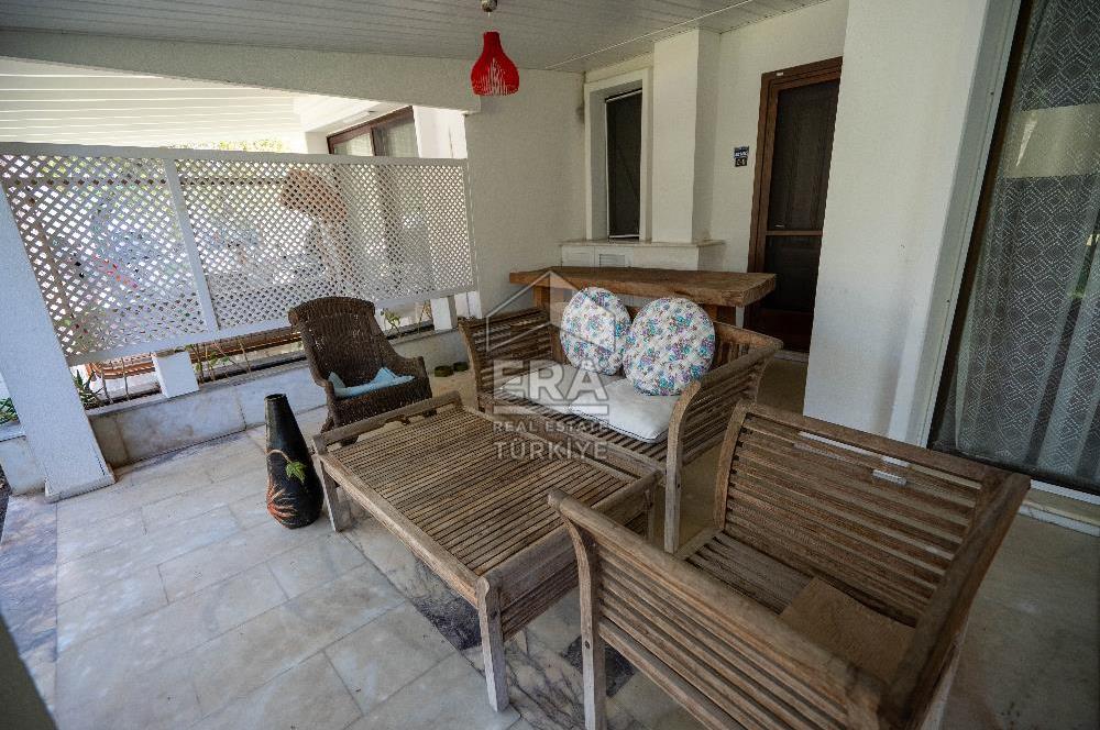 Datça Zarbun Sitesinde Denize Sıfır, Havuzlu 2+1 Satılık Villa