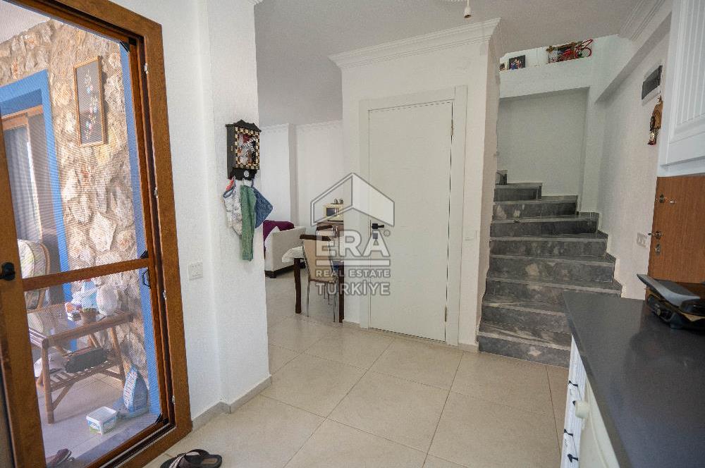 Datça Kızlan'da Satılık 550 m2 Arsada ve Müştemilatlı 3+2 Villa