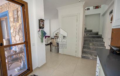 Datça Kızlan'da Satılık 550 m2 Arsada ve Müştemilatlı 3+2 Villa