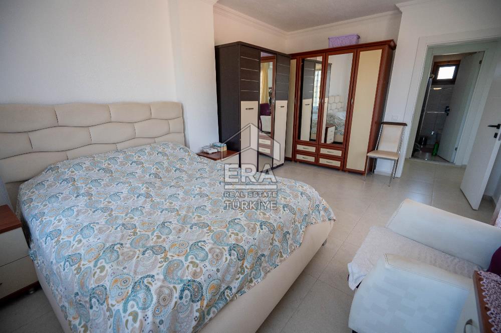 Datça Kızlan'da Satılık 550 m2 Arsada ve Müştemilatlı 3+2 Villa