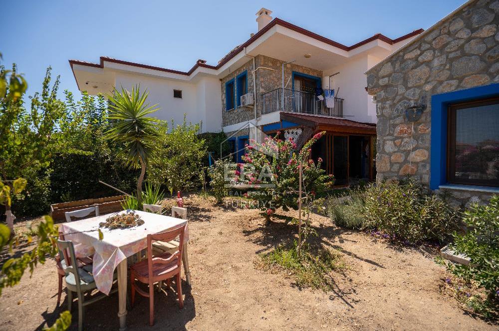 Datça Kızlan'da Satılık 550 m2 Arsada ve Müştemilatlı 3+2 Villa