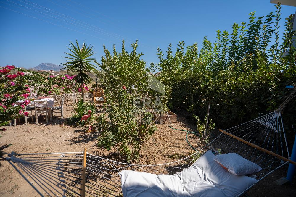Datça Kızlan'da Satılık 550 m2 Arsada ve Müştemilatlı 3+2 Villa