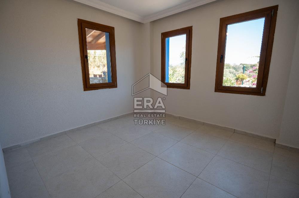 Datça Kızlan'da Satılık 550 m2 Arsada ve Müştemilatlı 3+2 Villa