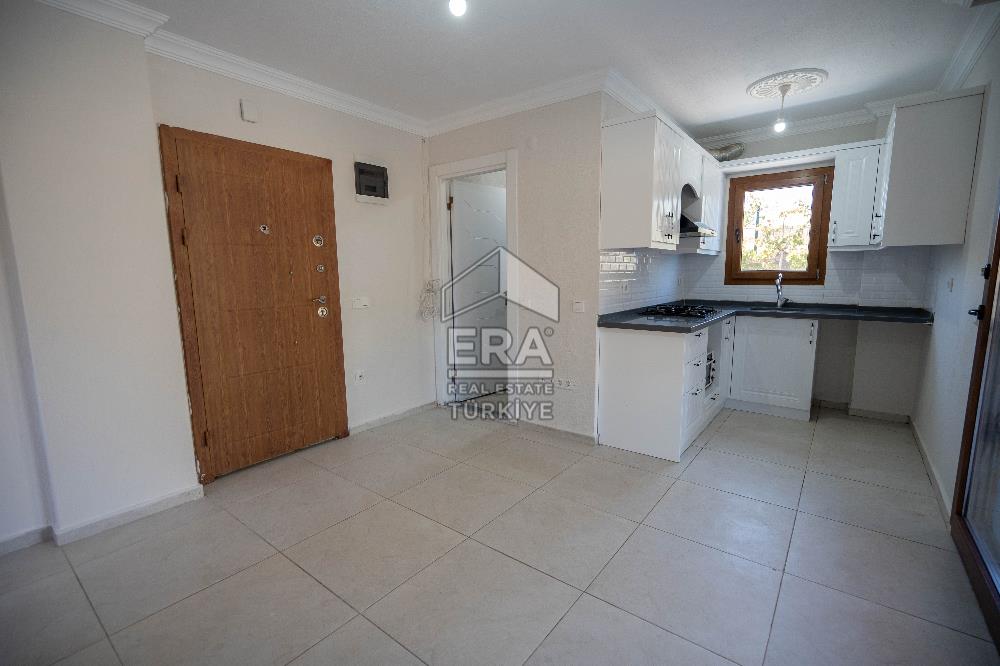 Datça Kızlan'da Satılık 550 m2 Arsada ve Müştemilatlı 3+2 Villa