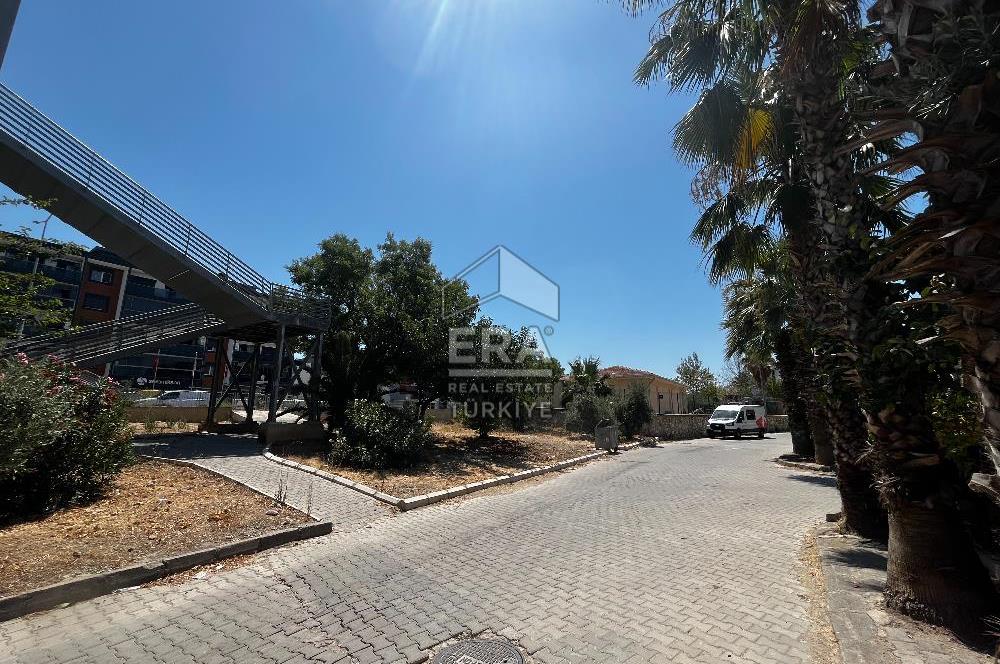 Seferihisar Camikebir İyi Lokasyonda Satılık 4+1 Tripleks Villa