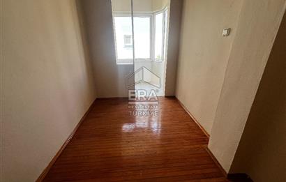 Seferihisar Camikebir İyi Lokasyonda Satılık 4+1 Tripleks Villa