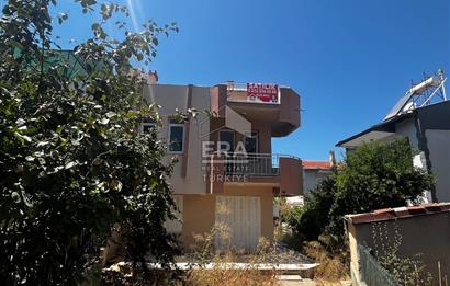 Seferihisar Camikebir İyi Lokasyonda Satılık 4+1 Tripleks Villa