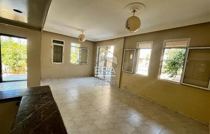 Seferihisar Camikebir İyi Lokasyonda Satılık 4+1 Tripleks Villa
