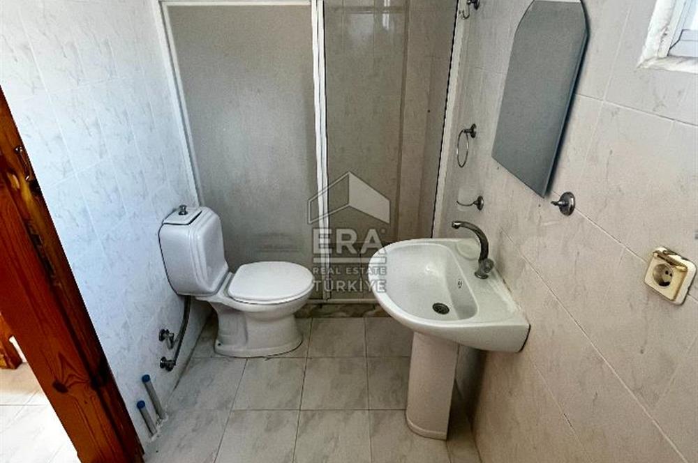 Seferihisar Camikebir İyi Lokasyonda Satılık 4+1 Tripleks Villa