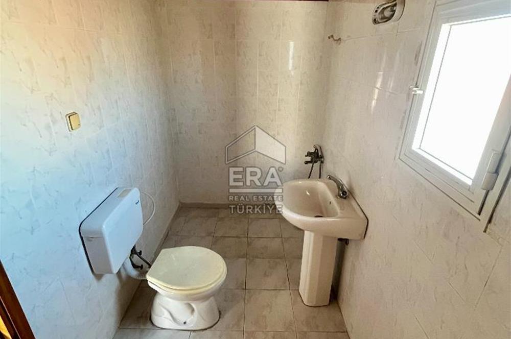 Seferihisar Camikebir İyi Lokasyonda Satılık 4+1 Tripleks Villa