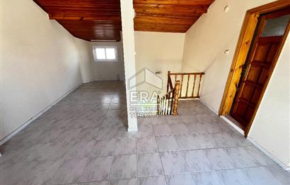 Seferihisar Camikebir İyi Lokasyonda Satılık 4+1 Tripleks Villa