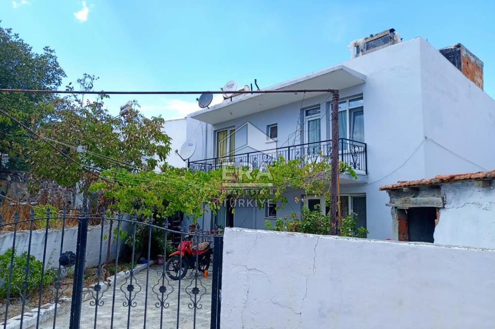Ayvalık Cunda’da Muhteşem Manzaralı 2 katlı her bir daire 120 m2 olmak üzere 4+1 Satılık bina