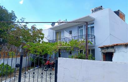 Ayvalık Cunda’da Muhteşem Manzaralı 2 katlı her bir daire 120 m2 olmak üzere 4+1 Satılık bina