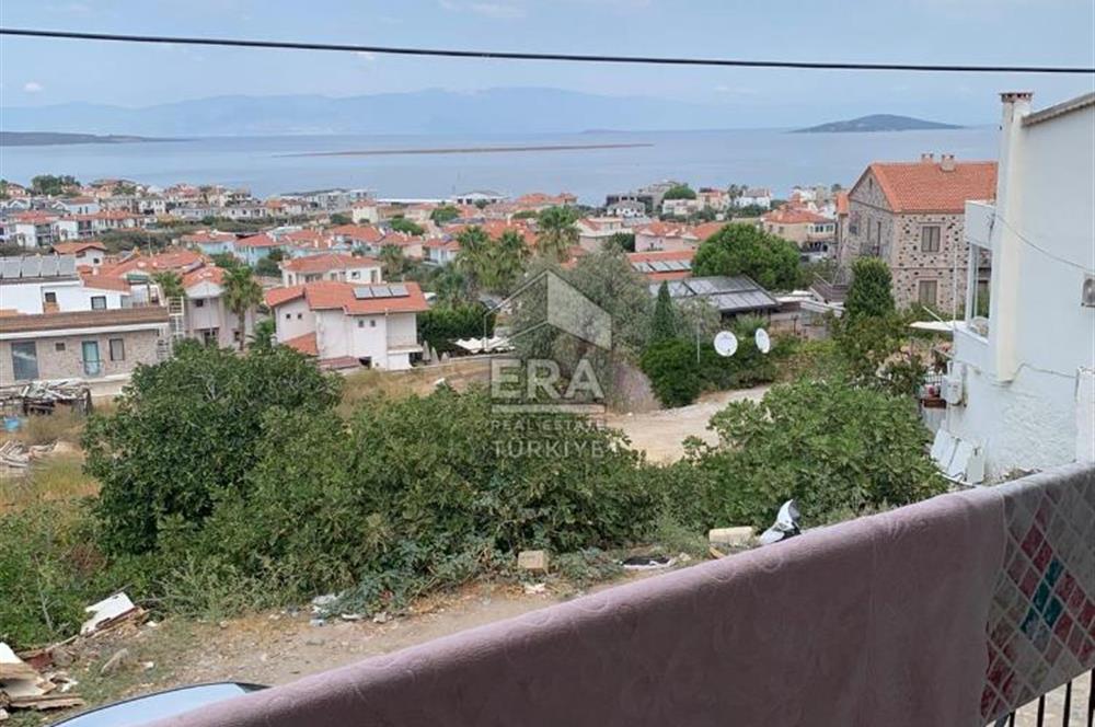 Ayvalık Cunda’da Muhteşem Manzaralı 2 katlı her bir daire 120 m2 olmak üzere 4+1 Satılık bina