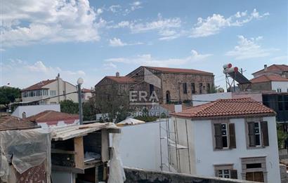 Ayvalık Cunda’da Muhteşem Manzaralı 2 katlı her bir daire 120 m2 olmak üzere 4+1 Satılık bina