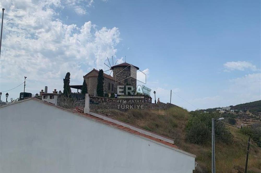 Ayvalık Cunda’da Muhteşem Manzaralı 2 katlı her bir daire 120 m2 olmak üzere 4+1 Satılık bina