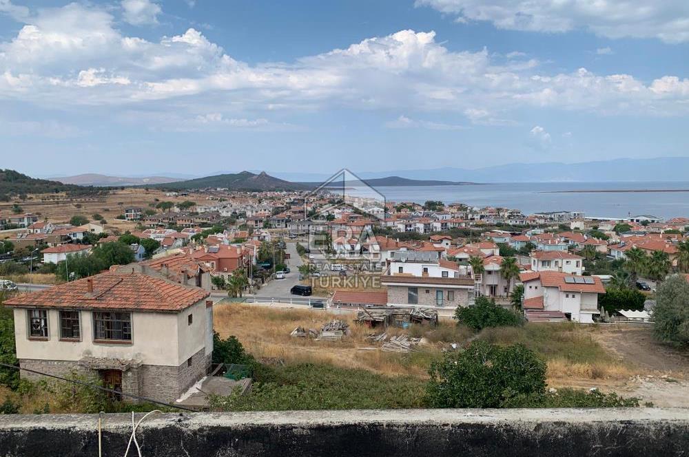 Ayvalık Cunda’da Muhteşem Manzaralı 2 katlı her bir daire 120 m2 olmak üzere 4+1 Satılık bina