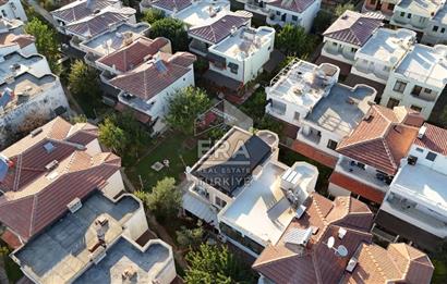 Ayvalık Küçükköy Havuzlu Sitede Satılık Villa