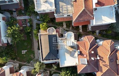 Ayvalık Küçükköy Havuzlu Sitede Satılık Villa