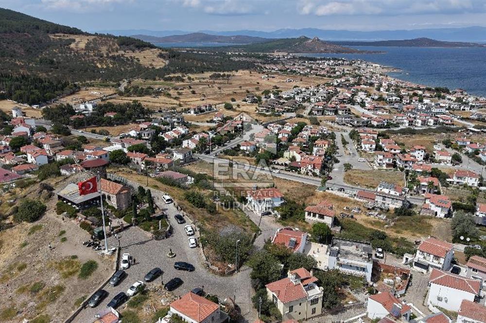 Ayvalık Cunda’da Muhteşem Manzaralı 2 katlı her bir daire 120 m2 olmak üzere 4+1 Satılık bina