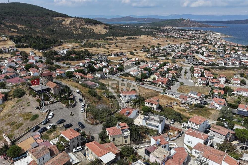 Ayvalık Cunda’da Muhteşem Manzaralı 2 katlı her bir daire 120 m2 olmak üzere 4+1 Satılık bina