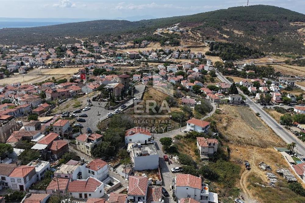 Ayvalık Cunda’da Muhteşem Manzaralı 2 katlı her bir daire 120 m2 olmak üzere 4+1 Satılık bina