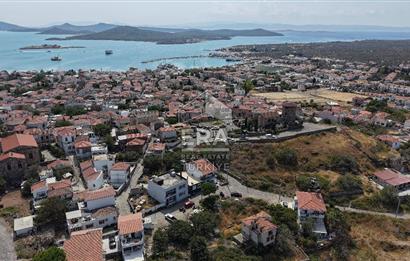 Ayvalık Cunda’da Muhteşem Manzaralı 2 katlı her bir daire 120 m2 olmak üzere 4+1 Satılık bina