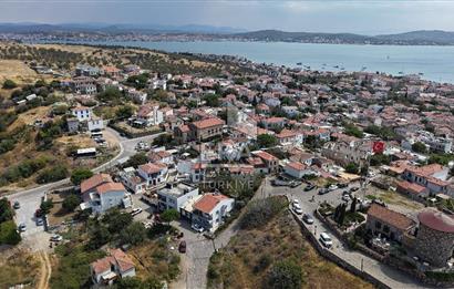 Ayvalık Cunda’da Muhteşem Manzaralı 2 katlı her bir daire 120 m2 olmak üzere 4+1 Satılık bina