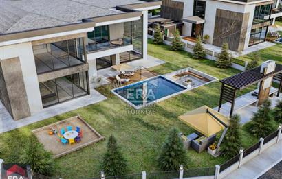 İncekte Eşsiz Konfor:7+1 Ultra Lüks Satılık  Villa